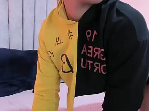 Snapshot of Emmapark_ chatting on February 27, 2025, 9:47 pm Emmapark online show from February 27, 2025, 9:47 pm