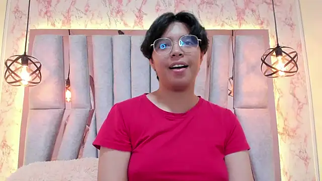 Snapshot of Emmapark_ chatting on March 2, 2025, 12:42 am Emmapark online show from March 2, 2025, 12:42 am