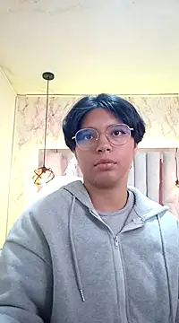 Snapshot of Emmapark_ chatting on March 2, 2025, 11:50 am Emmapark online show from March 2, 2025, 11:50 am