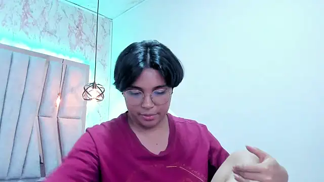 Snapshot of Emmapark_ chatting on March 5, 2025, 6:56 pm Emmapark online show from March 5, 2025, 6:56 pm