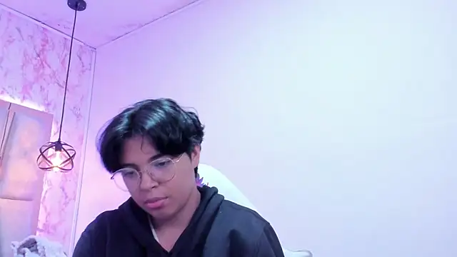 Snapshot of Emmapark_ chatting on March 9, 2025, 2:21 pm Emmapark online show from March 9, 2025, 2:21 pm