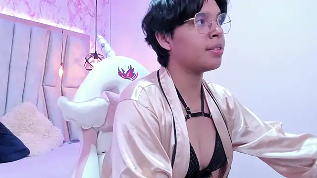 Snapshot of Emmapark_ chatting on March 11, 2025, 10:53 pm Emmapark online show from March 11, 2025, 10:53 pm