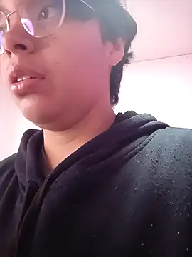 Snapshot of Emmapark_ chatting on March 12, 2025, 6:44 pm Emmapark online show from March 12, 2025, 6:44 pm