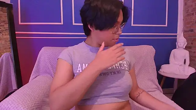 Snapshot of Emmapark_ chatting on October 23, 2025, 2:11 am Emmapark online show from October 23, 2025, 2:11 am