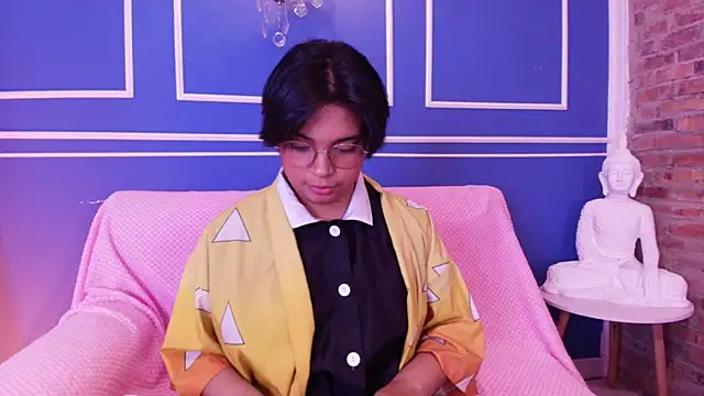 Snapshot of Emmapark_ chatting on October 31, 2025, 2:01 am Emmapark online show from October 31, 2025, 2:01 am