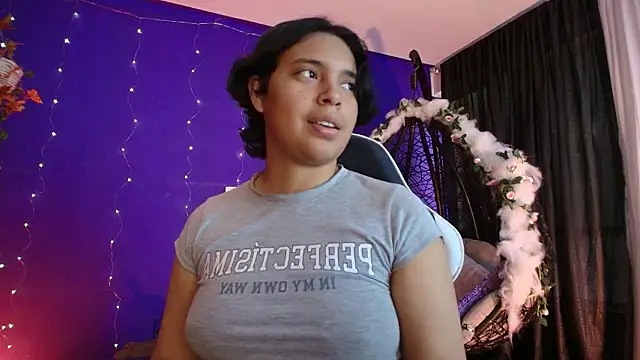 Emmapark  online show from January 17, 2026, 7:17 pm