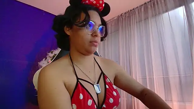 Emmapark  online show from February 23, 2026, 7:11 pm