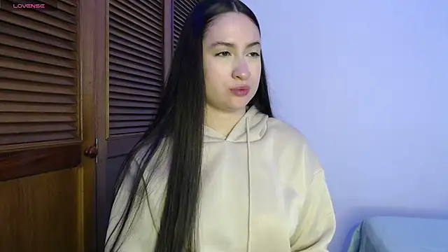 sofiaduque 26 online show from October 16, 2025, 2:07 pm