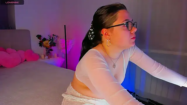 Snapshot of SelenaaSky chatting on December 12, 2024, 1:49 pm SelenaaSky online show from December 12, 2024, 1:49 pm