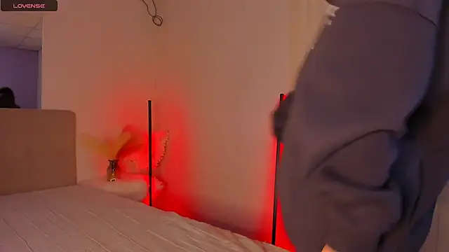 Snapshot of SelenaaSky chatting on February 8, 2025, 2:27 pm SelenaaSky online show from February 8, 2025, 2:27 pm