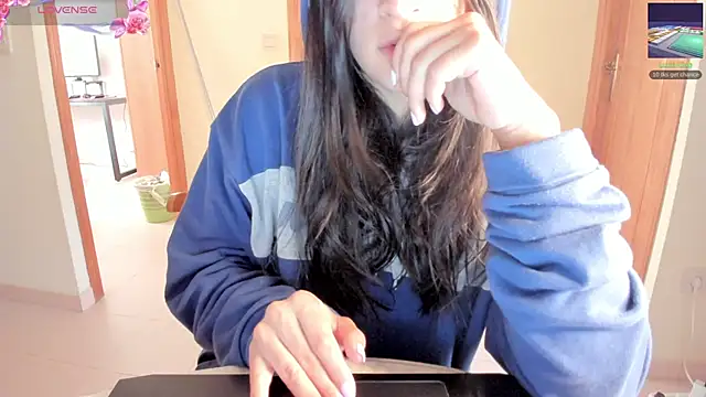 bella apont online show from December 12, 2024, 9:51 am