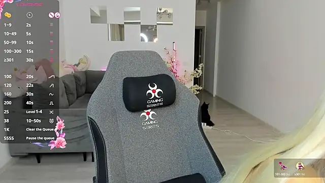 LovelyBianca online show from September 21, 2025, 8:10 pm