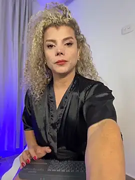 Georgiafox online show from December 3, 2025, 6:21 am