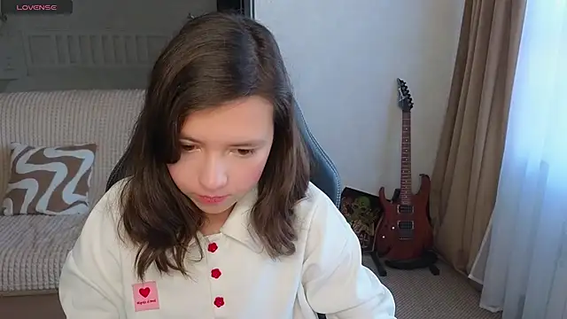 Lina Brownie online show from October 1, 2025, 4:07 am