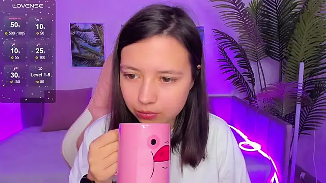 Lina Brownie online show from October 4, 2025, 2:42 am