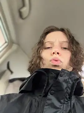 RinaMood online show from September 22, 2025, 4:14 am