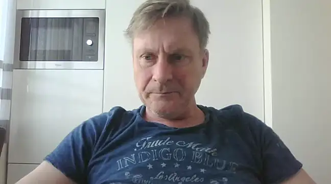 Snapshot of johnnym1 chatting on January 27, 2025, 9:55 am johnnym1 online show from January 27, 2025, 9:55 am