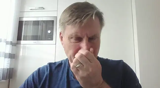 Snapshot of johnnym1 chatting on January 28, 2025, 10:12 am johnnym1 online show from January 28, 2025, 10:12 am