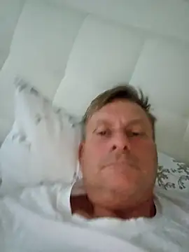 Snapshot of johnnym1 chatting on November 25, 2025, 7:08 am johnnym1 online show from November 25, 2025, 7:08 am