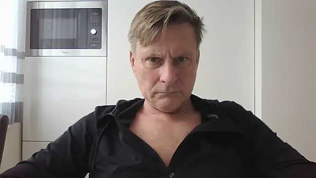 Snapshot of johnnym1 chatting on January 9, 2026, 12:41 pm johnnym1 online show from January 9, 2026, 12:41 pm