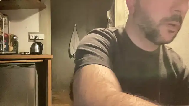 Snapshot of RedDante89 chatting on May 21, 2026, 4:30 am RedDante89 online show from May 21, 2026, 4:30 am