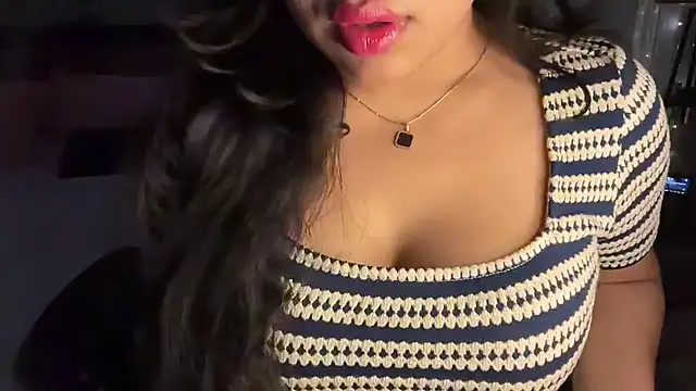 Snapshot of Spice-Summi chatting on May 12, 2026, 5:26 am Spice-Summi online show from May 12, 2026, 5:26 am