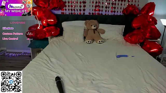 Kelly Hardy online show from February 15, 2025, 6:12 am