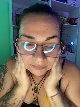 Snapshot of Amarantha_666 chatting on May 8, 2026, 11:32 pm Amarantha 666 online show from May 8, 2026, 11:32 pm