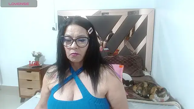 lindaesmeralda online show from April 7, 2026, 10:26 am