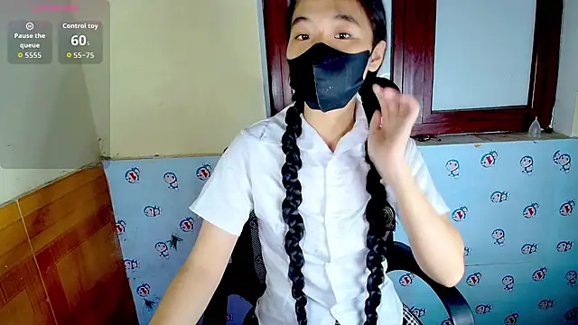   Saphia   online show from October 15, 2025, 3:34 pm