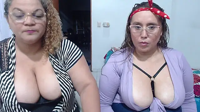 Snapshot of mademooms chatting on October 9, 2025, 12:30 am mademooms online show from October 9, 2025, 12:30 am