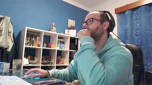 ravingr4d4 online show from January 28, 2025, 10:45 pm