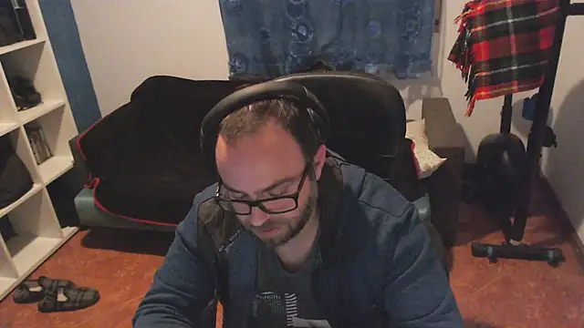 ravingr4d4 online show from February 8, 2025, 12:17 am