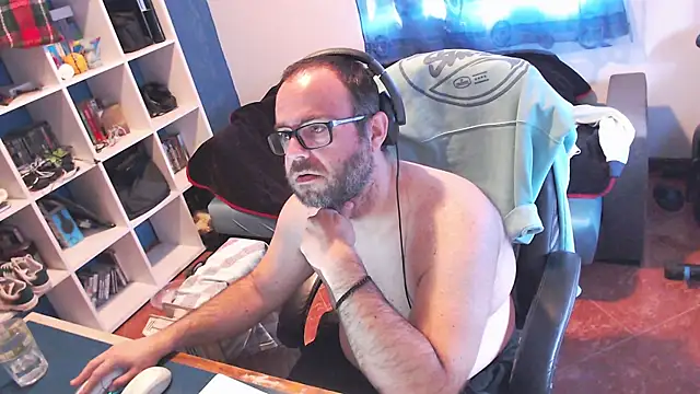 ravingr4d4 online show from February 12, 2025, 12:12 pm