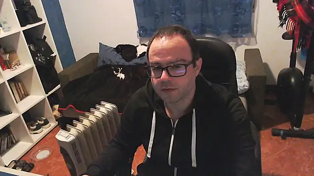 ravingr4d4 online show from February 17, 2025, 9:52 pm