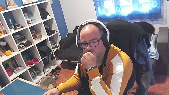 ravingr4d4 online show from November 2, 2025, 2:52 pm