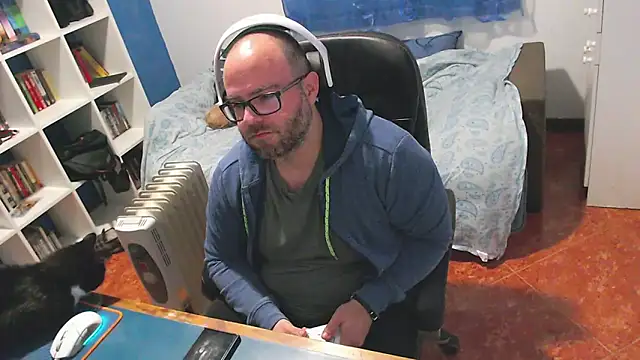 ravingr4d4 online show from February 11, 2026, 10:26 pm