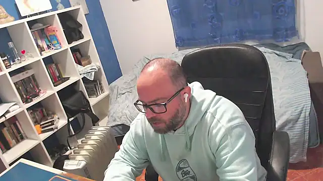 ravingr4d4 online show from March 18, 2026, 9:51 pm