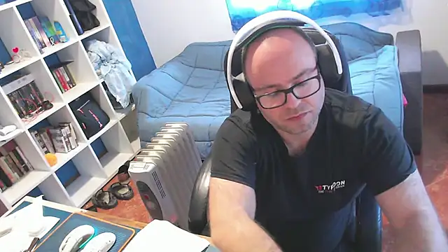 ravingr4d4 online show from March 30, 2026, 1:12 pm