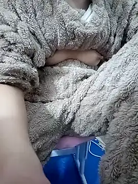 SweetGirl2k2 online show from February 7, 2025, 8:22 am