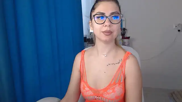 SugarErika online show from March 4, 2025, 3:15 pm