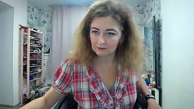 Snapshot of Helen1974 chatting on June 30, 2026, 3:24 pm Helen1974 online show from June 30, 2026, 3:24 pm