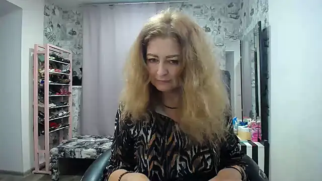 Snapshot of Helen1974 chatting on July 11, 2026, 7:16 pm Helen1974 online show from July 11, 2026, 7:16 pm