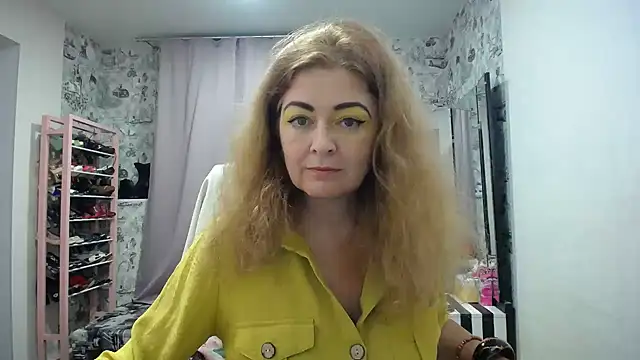 Snapshot of Helen1974 chatting on July 13, 2026, 7:16 pm Helen1974 online show from July 13, 2026, 7:16 pm