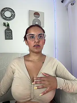 Snapshot of Seized_lust chatting on March 18, 2026, 5:05 pm Seized lust online show from March 18, 2026, 5:05 pm