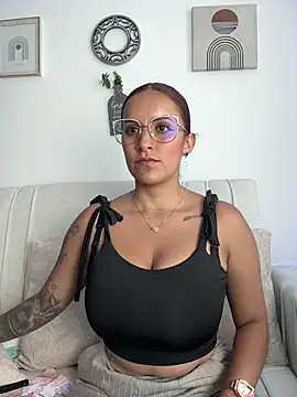 Snapshot of Seized_lust chatting on March 27, 2026, 8:08 pm Seized lust online show from March 27, 2026, 8:08 pm