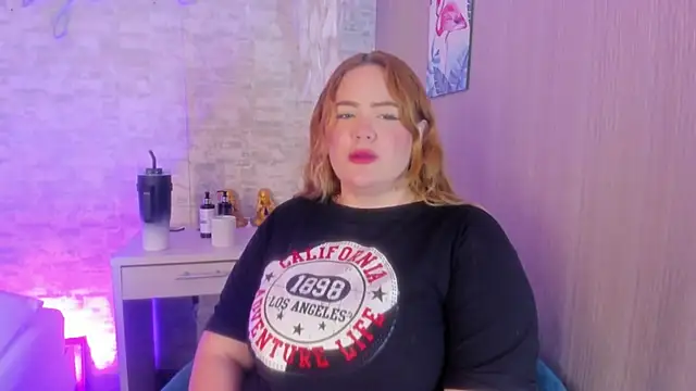 sophiarossee  online show from January 15, 2025, 3:50 pm