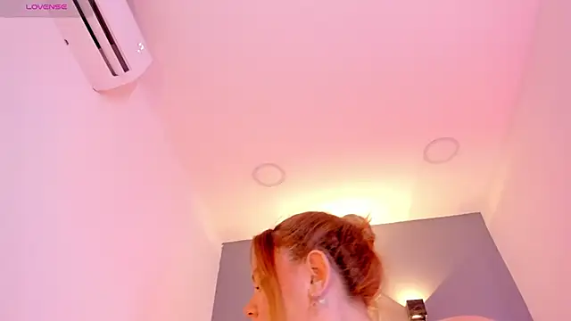 sophiarossee  online show from January 22, 2025, 2:56 pm