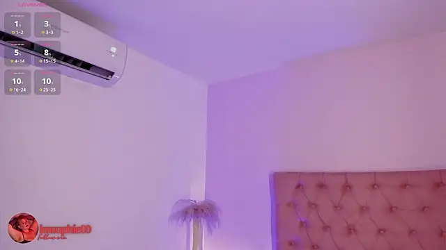 sophiarossee  online show from November 24, 2025, 12:05 pm