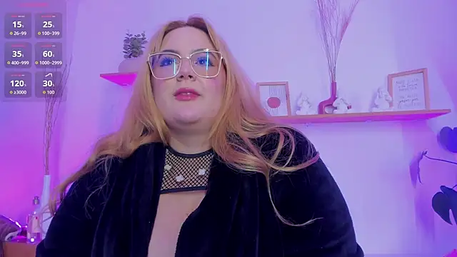 Snapshot of sophiarossee_ chatting on April 19, 2026, 6:43 pm sophiarossee online show from April 19, 2026, 6:43 pm